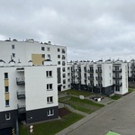 obszar przed wejściem do budynku